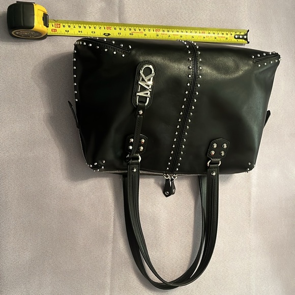 BNWT Michael Kors Astor Large Shoulder Tote. Black leather, silver studded. - Picture 5 of 8